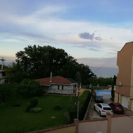 Dva 3 Apartment *